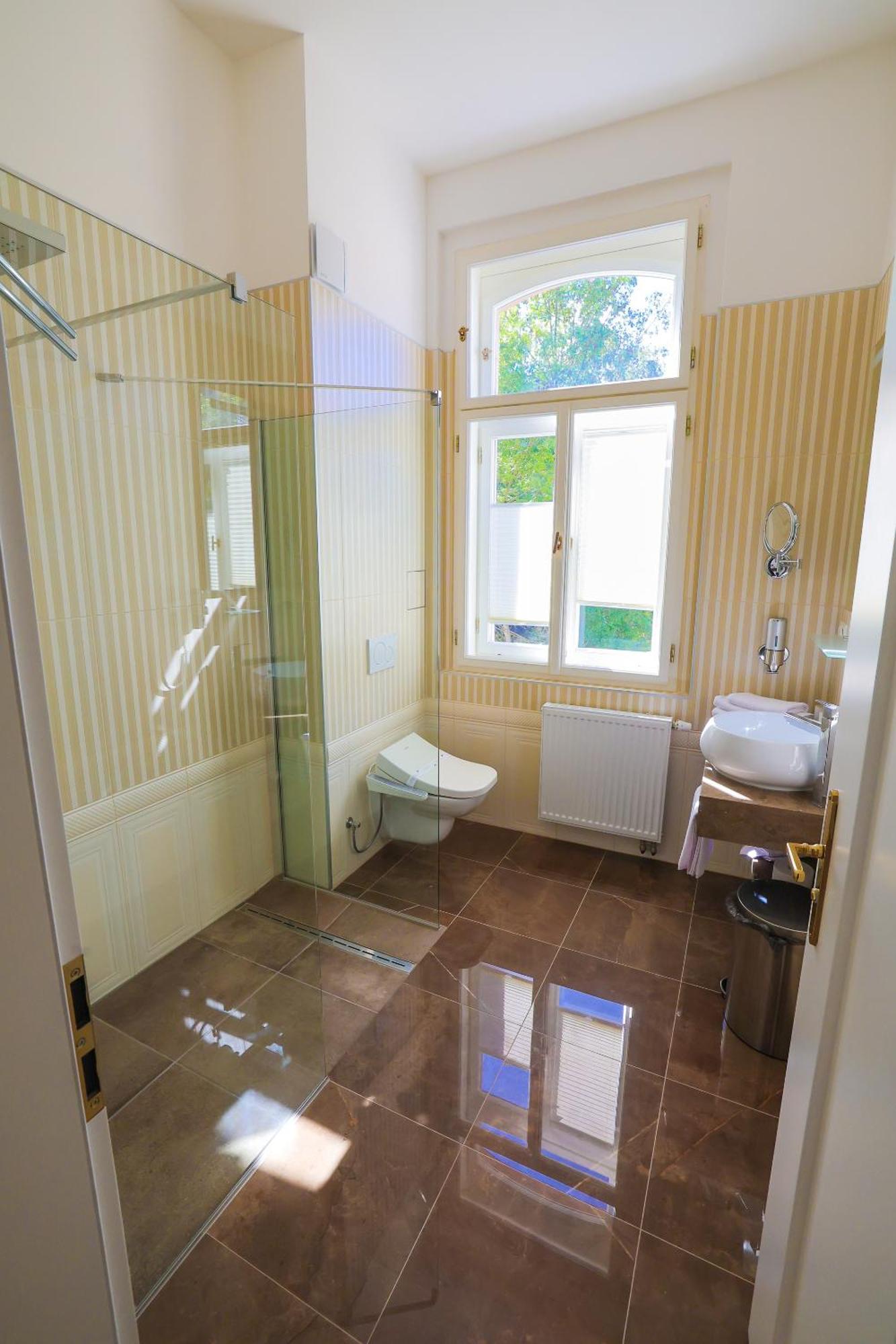 Boutique Hotel Ambiente ****+ Karlsbad Exterior foto
